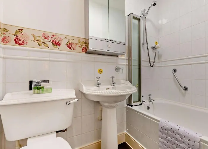 3 Bed In Penrith Oc-sz398